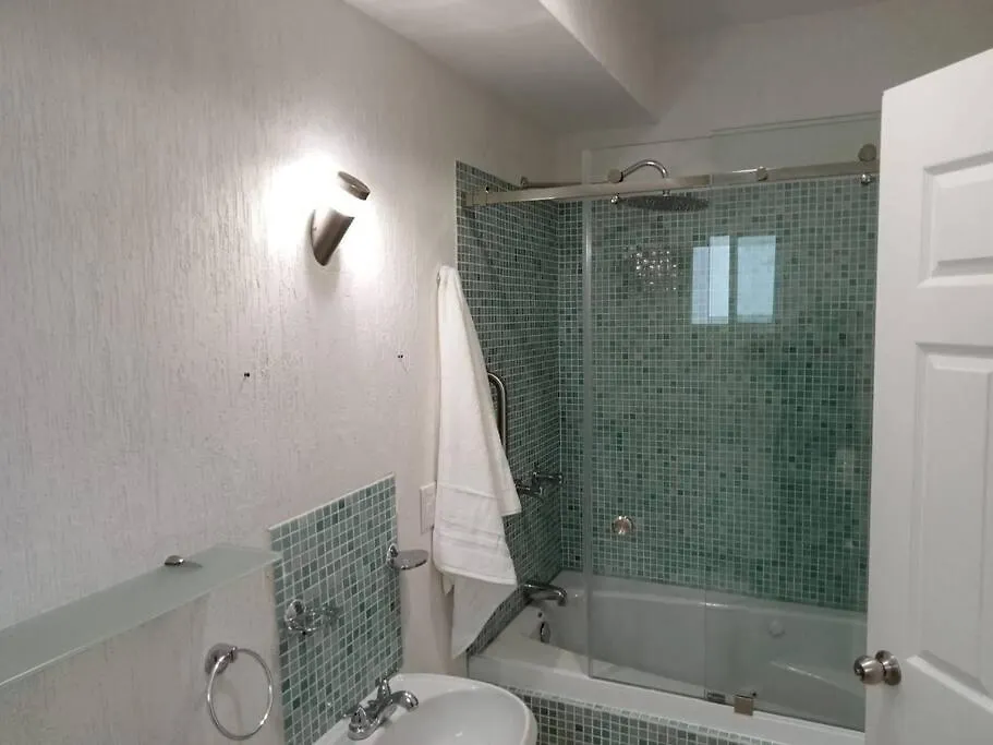 Casa-Piscina-3Hab-Bano Privado-Wifi 50 Mbps-Tina Villa Cancun 0*,  Mexico