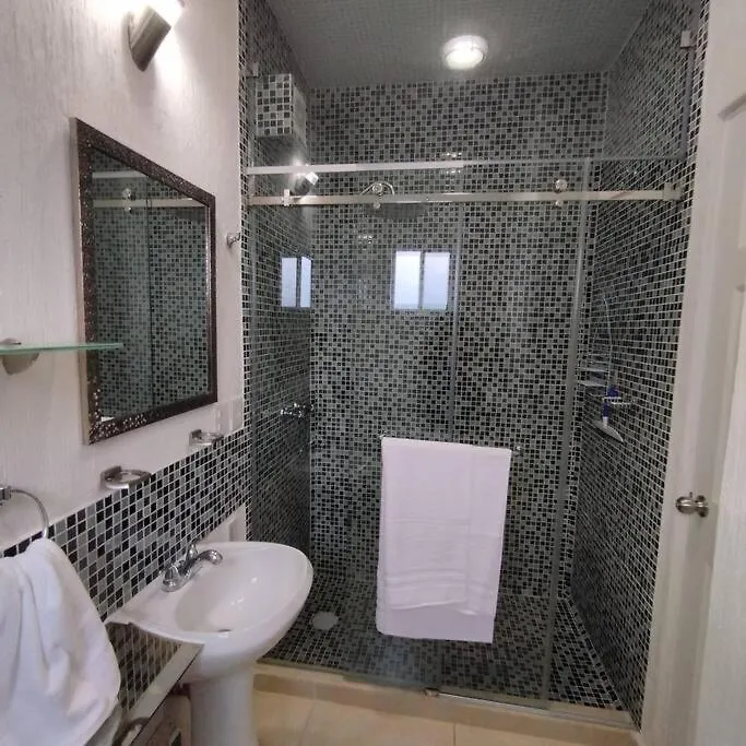 Holiday home Casa-Piscina-3Hab-Bano Privado-Wifi 50 Mbps-Tina Villa Cancun Mexico