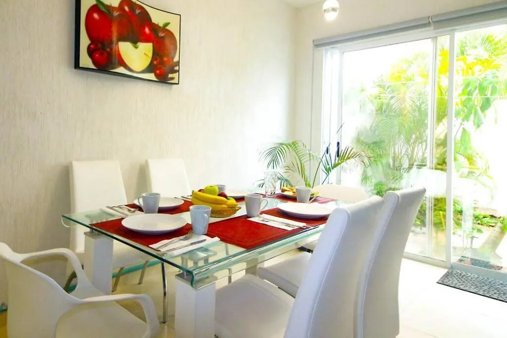 Holiday home Casa-Piscina-3Hab-Bano Privado-Wifi 50 Mbps-Tina Villa Cancun