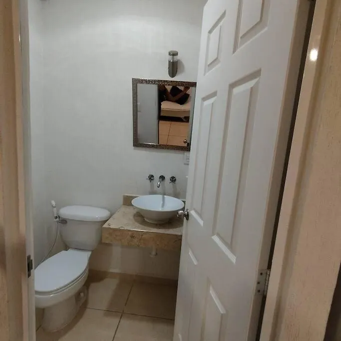 Casa-Piscina-3Hab-Bano Privado-Wifi 50 Mbps-Tina Villa Cancun 0*,