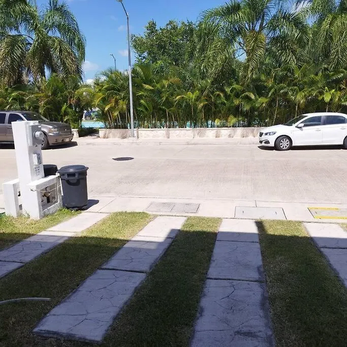 Casa-Piscina-3Hab-Bano Privado-Wifi 50 Mbps-Tina Villa Cancun 0*,