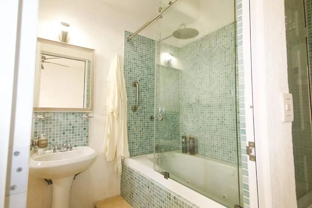 Casa-Piscina-3Hab-Bano Privado-Wifi 50 Mbps-Tina Villa Cancun