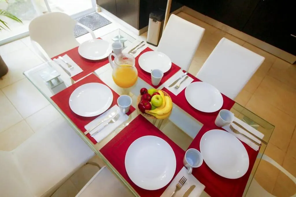 Villa Casa-Piscina-3Hab-Bano Privado-Wifi 50 Mbps-Tina Cancún